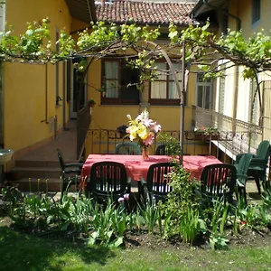 Casa Mario Lupo - And , Бергамо Италия
