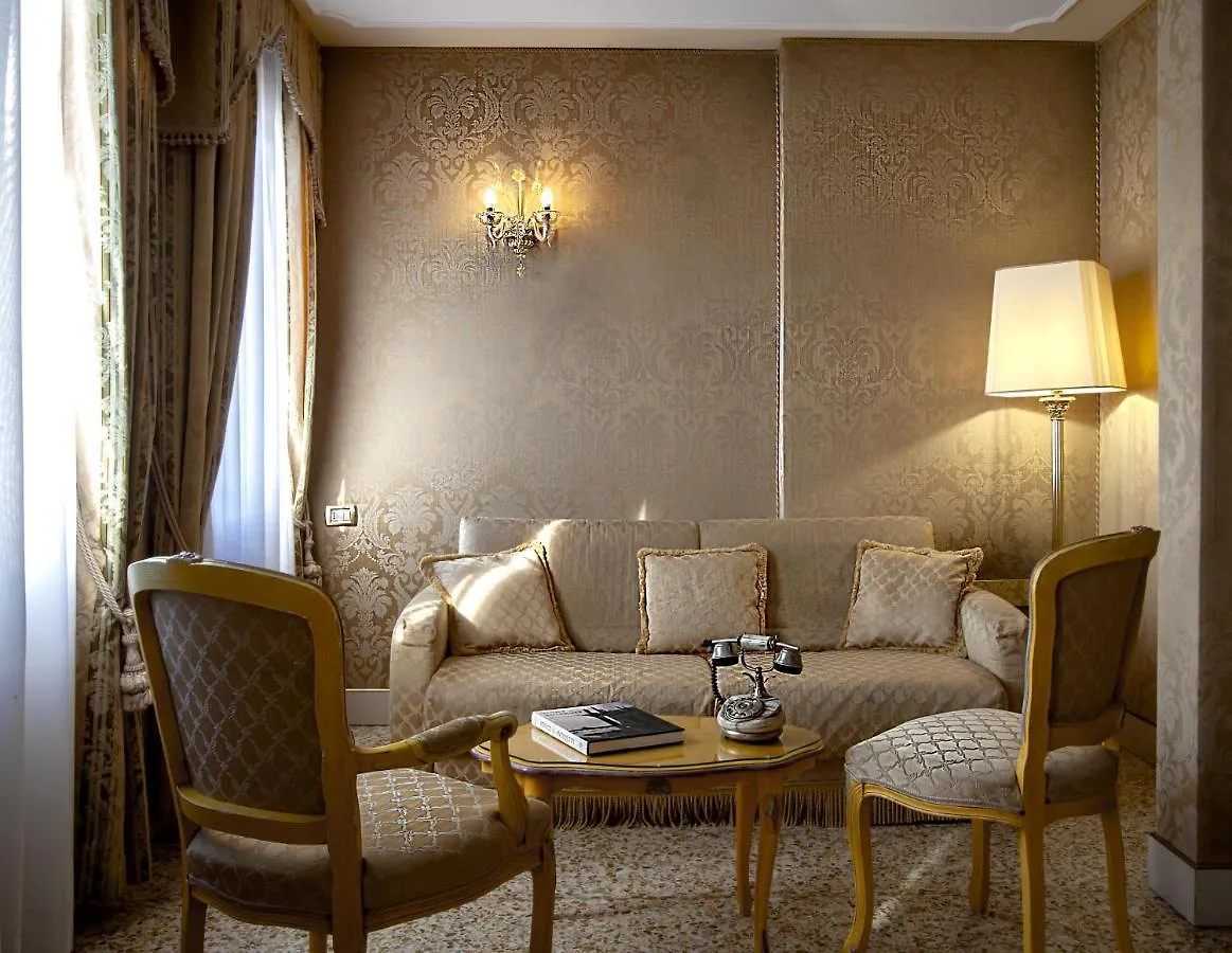 ונציה Hotel Ca' Dogaressa 3*,  איטליה